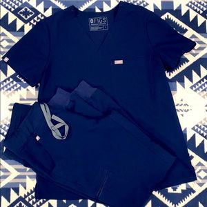 Figs Navy scrub set